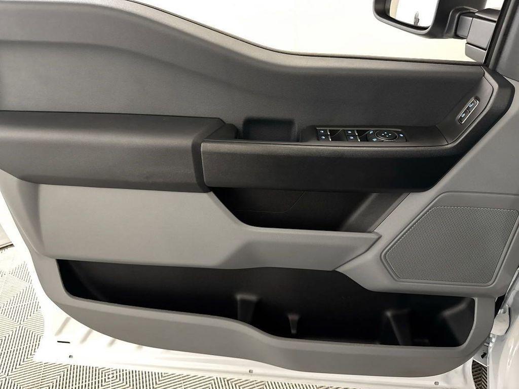 new 2025 Ford F-250 car, priced at $52,777
