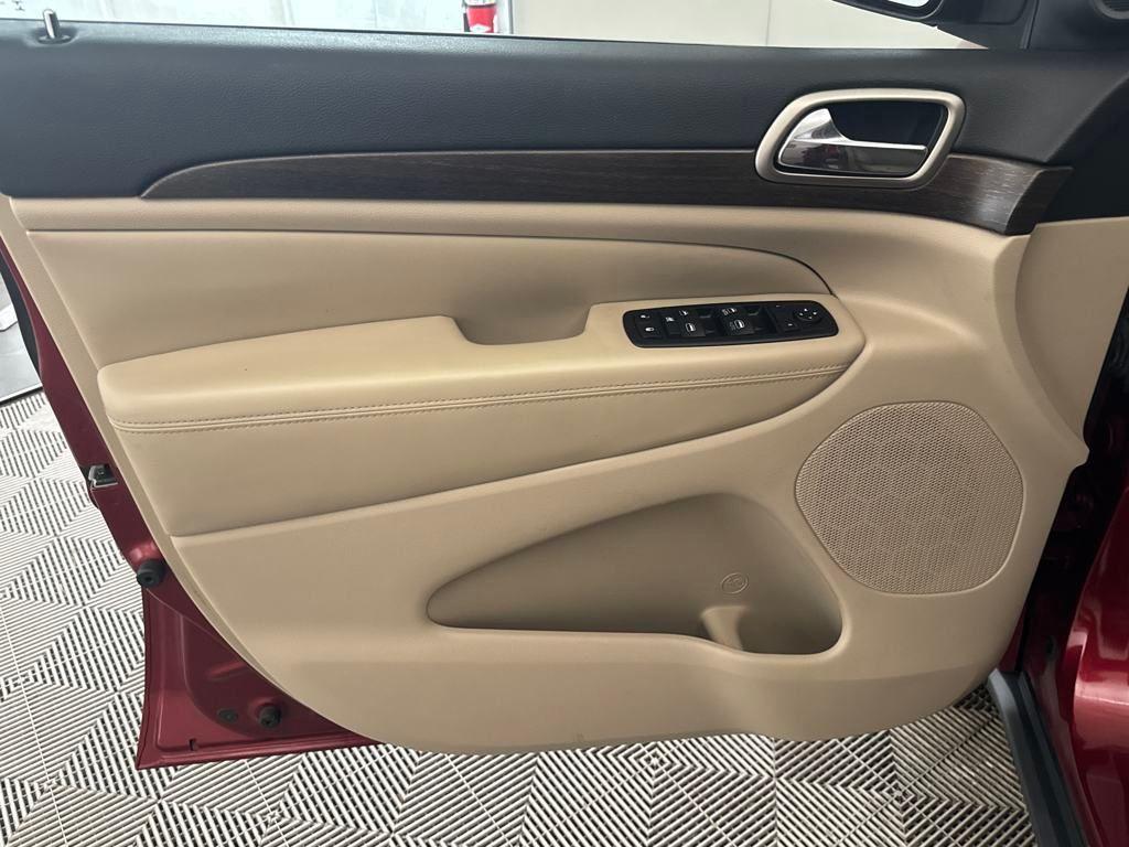 used 2014 Jeep Grand Cherokee car, priced at $12,500