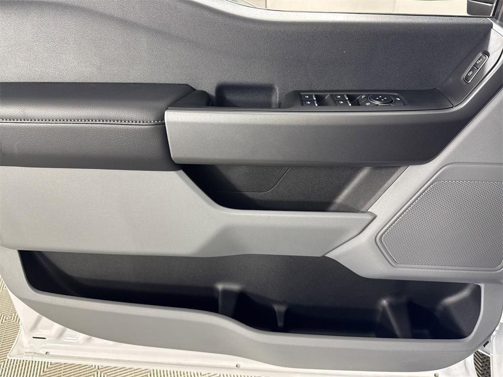 new 2025 Ford F-250 car, priced at $65,941