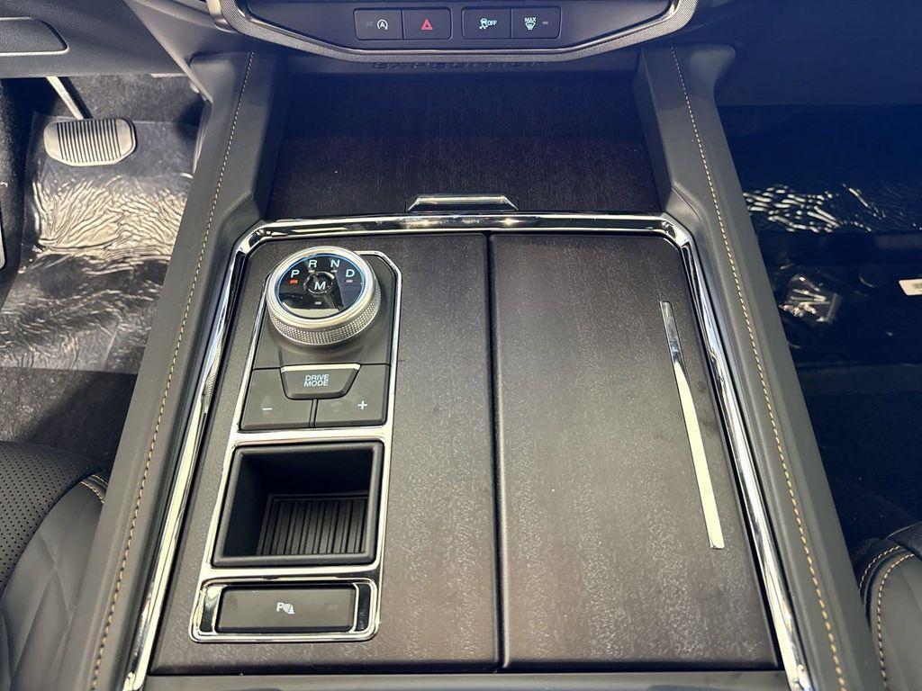 new 2024 Ford Expedition Max car, priced at $74,707