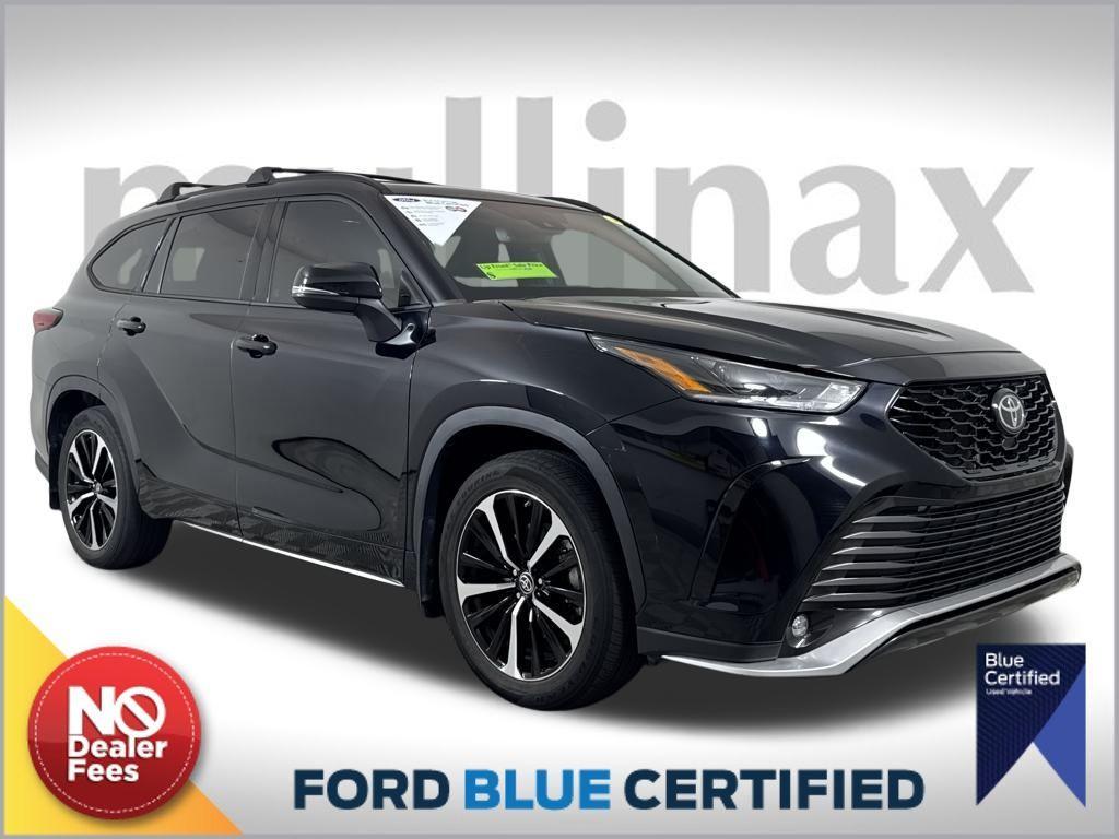 used 2022 Toyota Highlander car, priced at $35,500