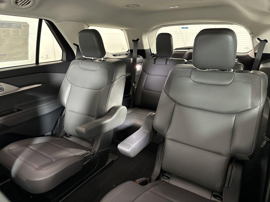 new 2025 Ford Explorer car, priced at $39,367