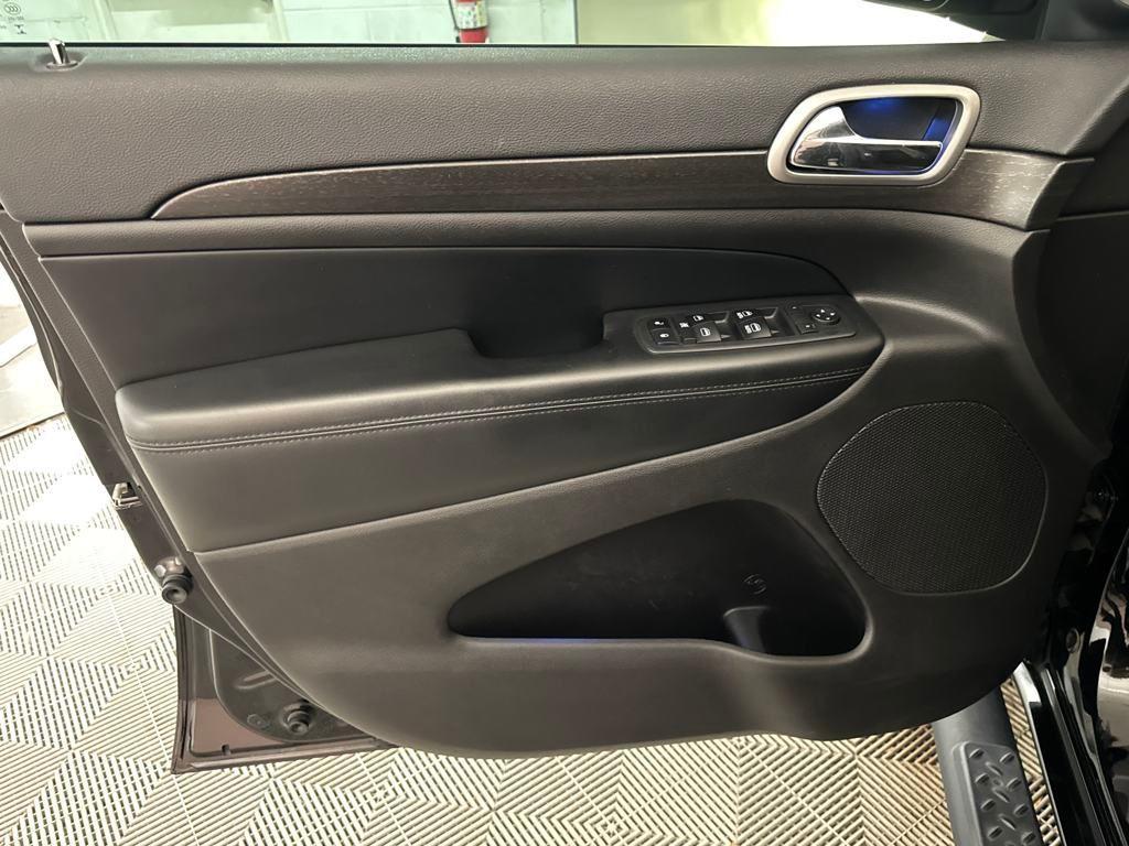 used 2018 Jeep Grand Cherokee car, priced at $19,500