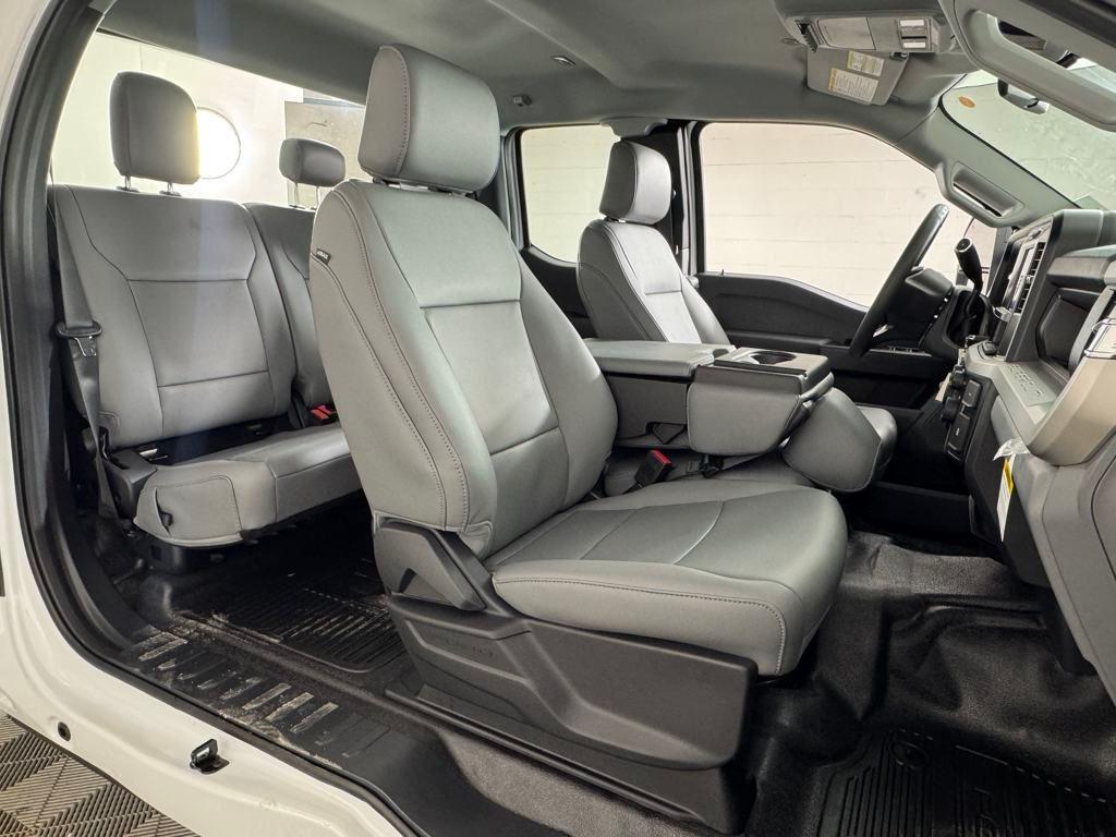 new 2025 Ford F-250 car, priced at $59,968