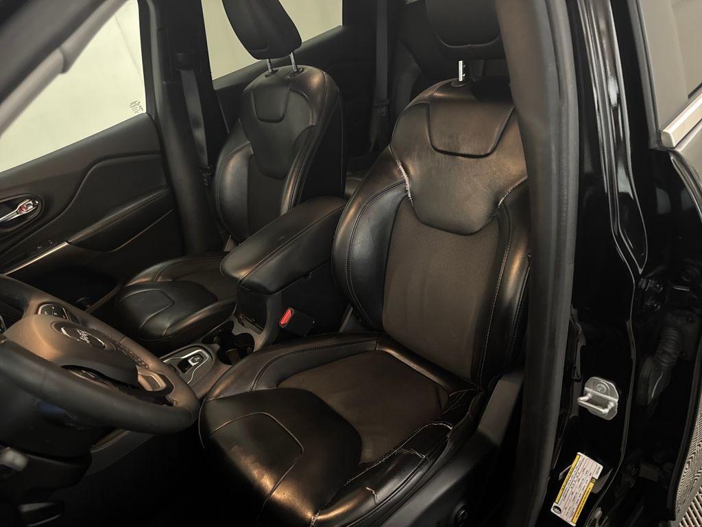 used 2020 Jeep Cherokee car, priced at $14,901