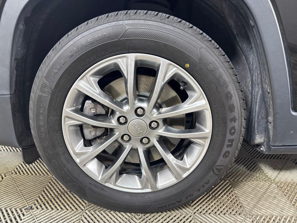 used 2020 Jeep Cherokee car, priced at $14,901