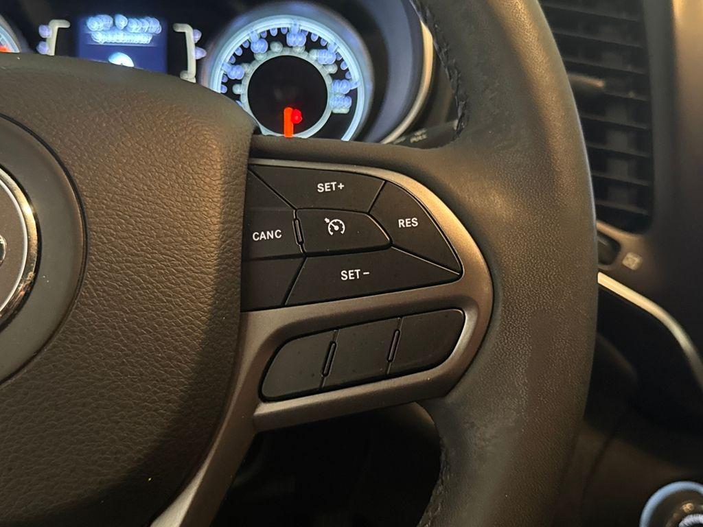 used 2020 Jeep Cherokee car, priced at $14,901