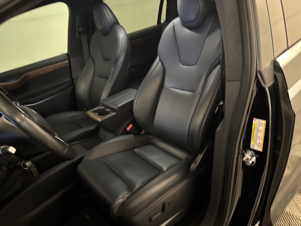 used 2021 Tesla Model X car, priced at $31,900