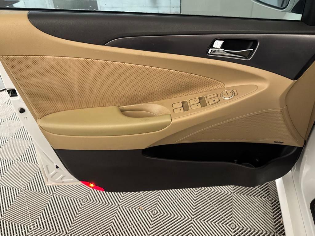 used 2013 Hyundai Sonata Hybrid car, priced at $6,900