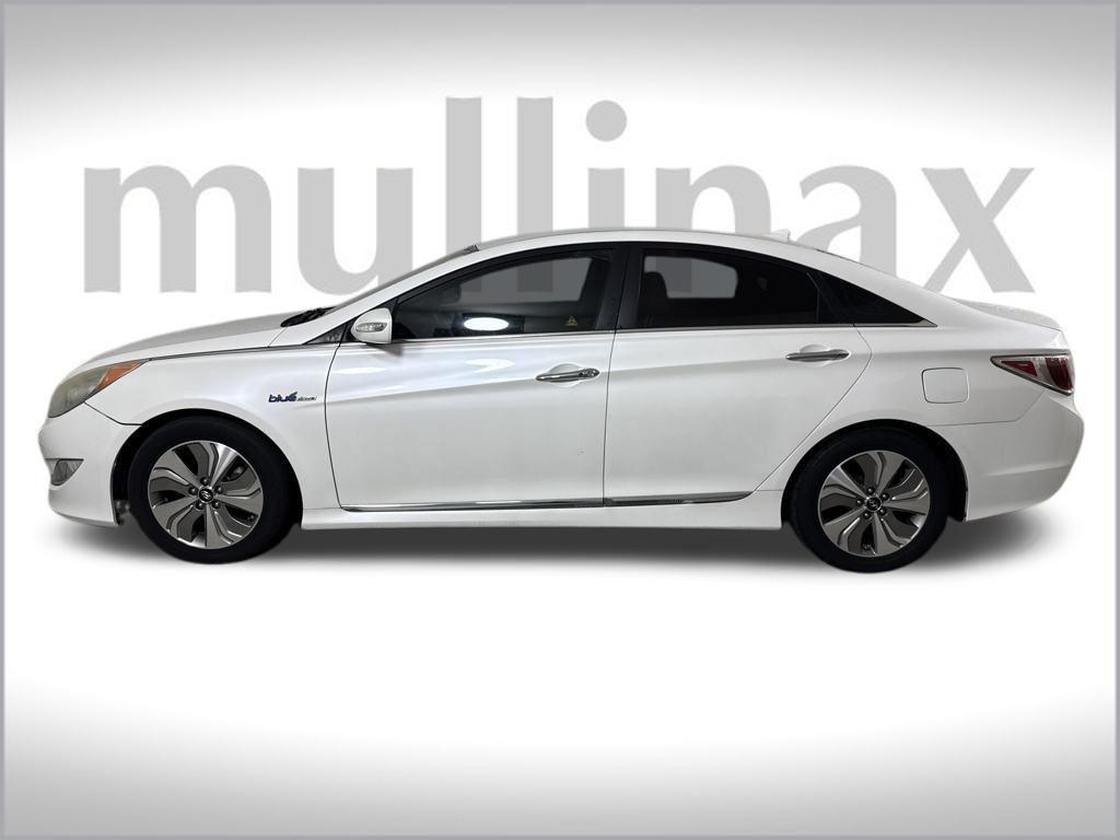 used 2013 Hyundai Sonata Hybrid car, priced at $6,900