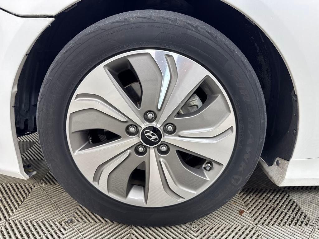 used 2013 Hyundai Sonata Hybrid car, priced at $6,900