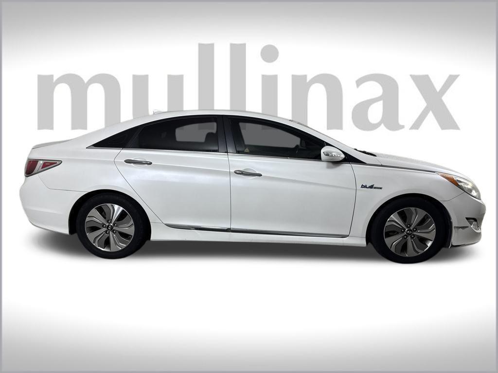 used 2013 Hyundai Sonata Hybrid car, priced at $6,900