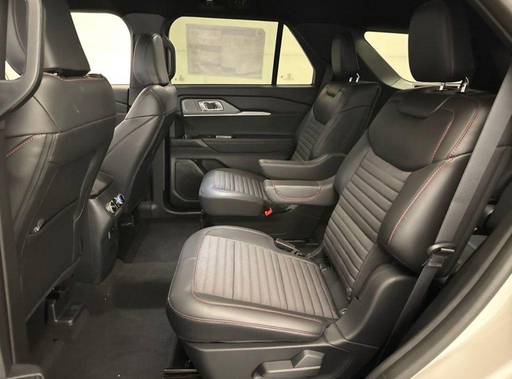 new 2025 Ford Explorer car, priced at $46,384