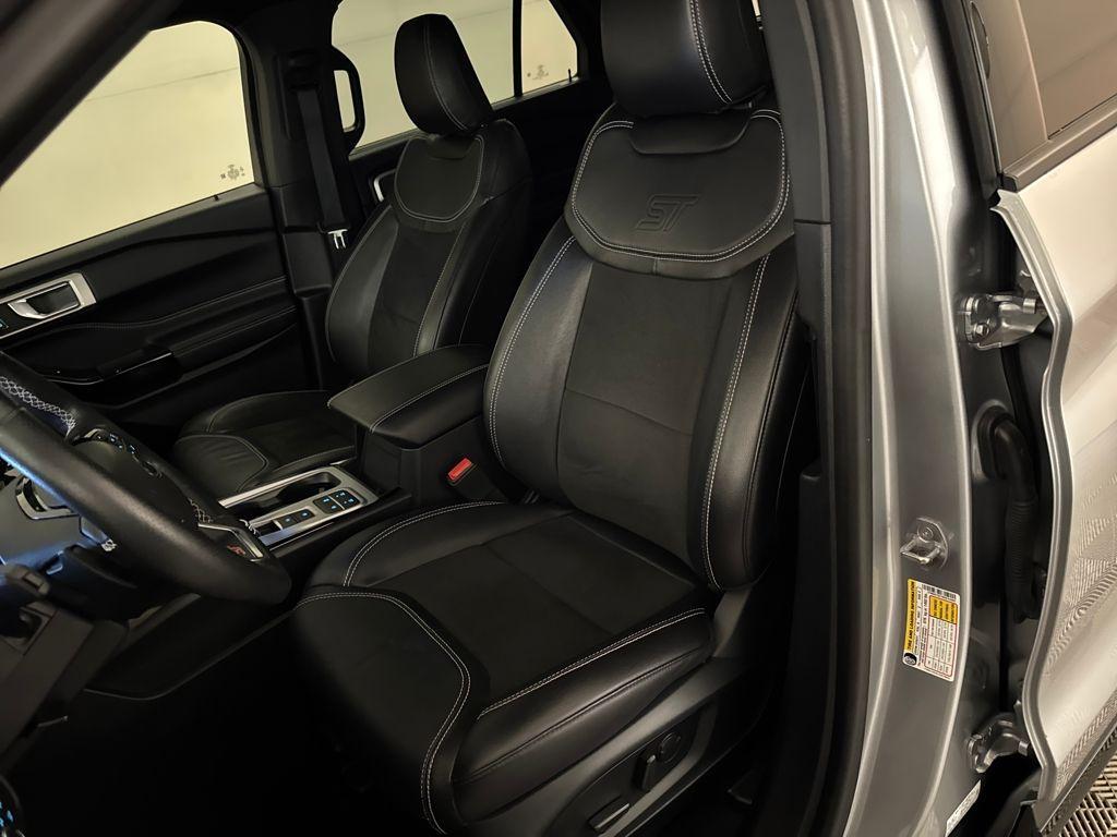 used 2022 Ford Explorer car, priced at $39,900