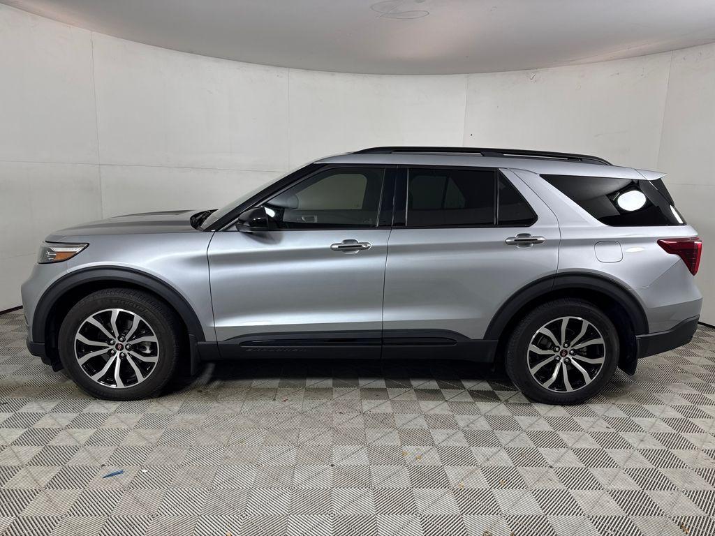 used 2022 Ford Explorer car, priced at $39,900