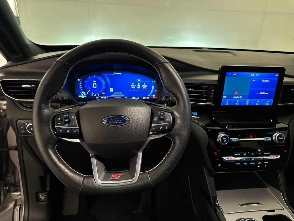 used 2022 Ford Explorer car, priced at $39,900