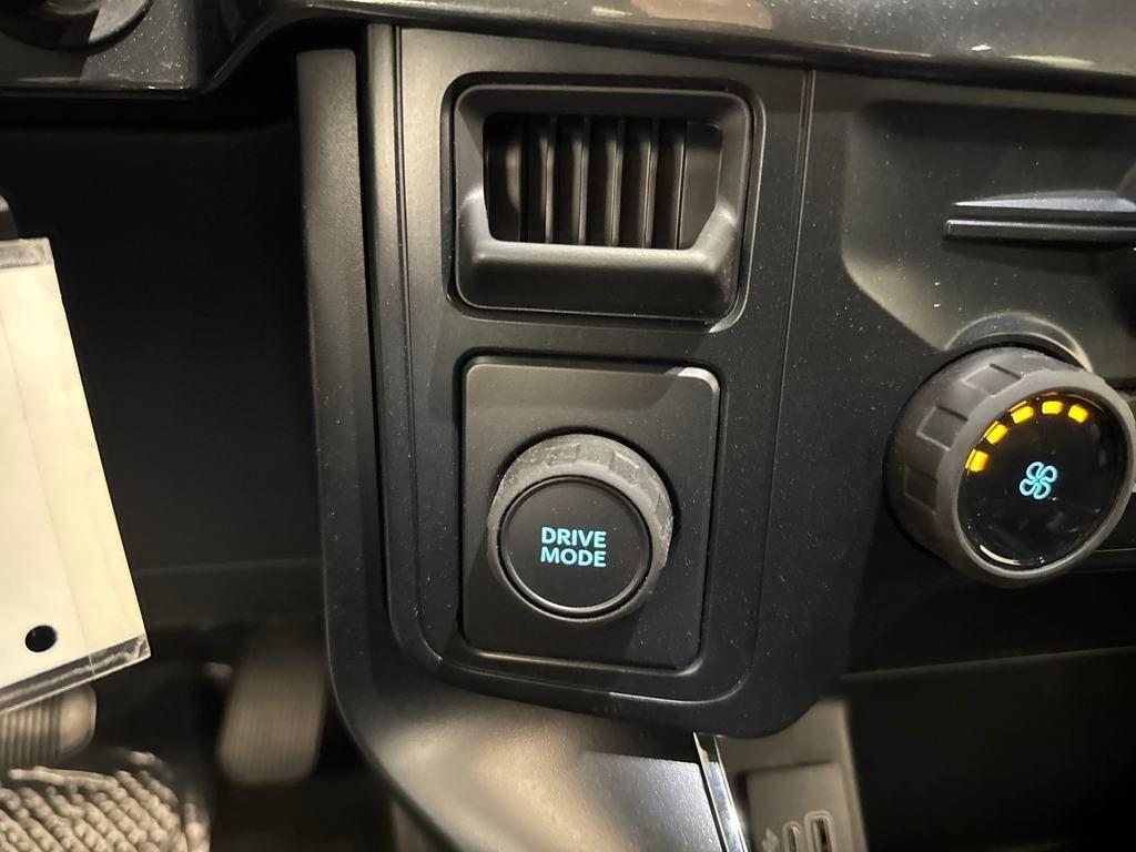 new 2025 Ford F-150 car, priced at $40,495
