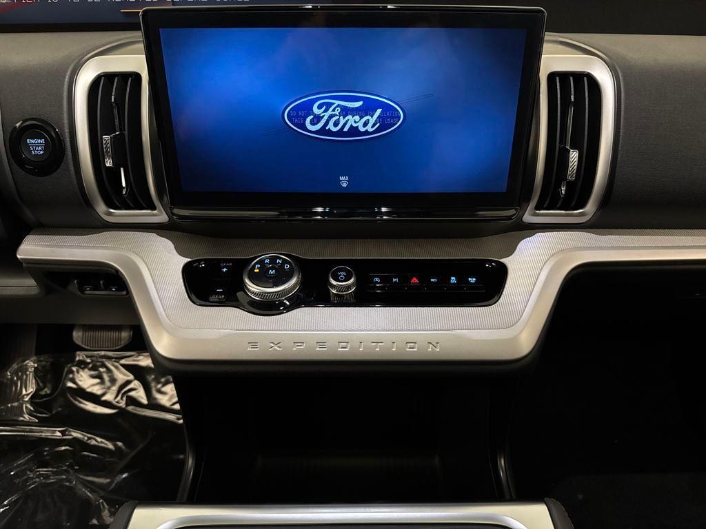 new 2025 Ford Expedition car, priced at $65,872