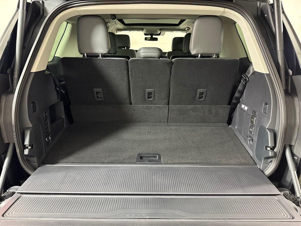 new 2025 Ford Expedition car, priced at $65,872