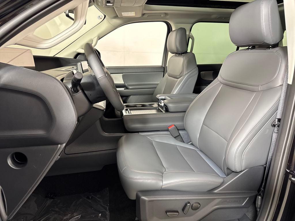 new 2025 Ford Expedition car, priced at $65,872