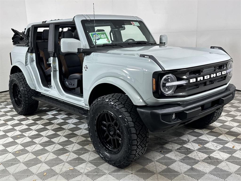 new 2024 Ford Bronco car, priced at $53,256