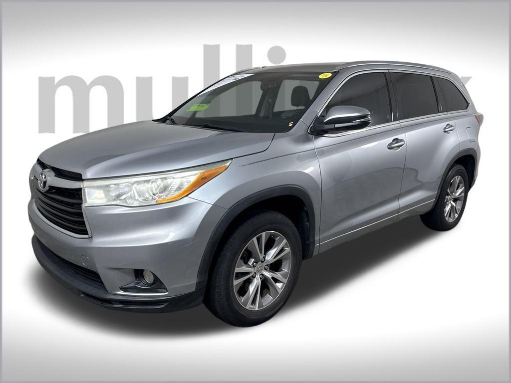used 2014 Toyota Highlander car, priced at $14,900