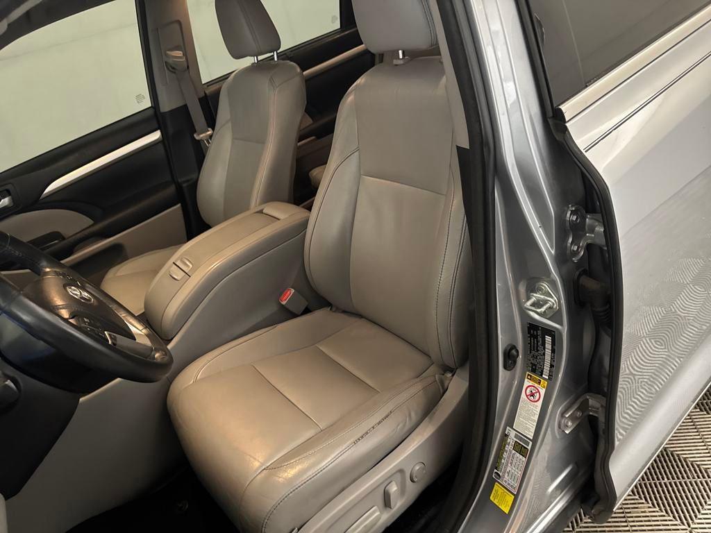 used 2014 Toyota Highlander car, priced at $14,900