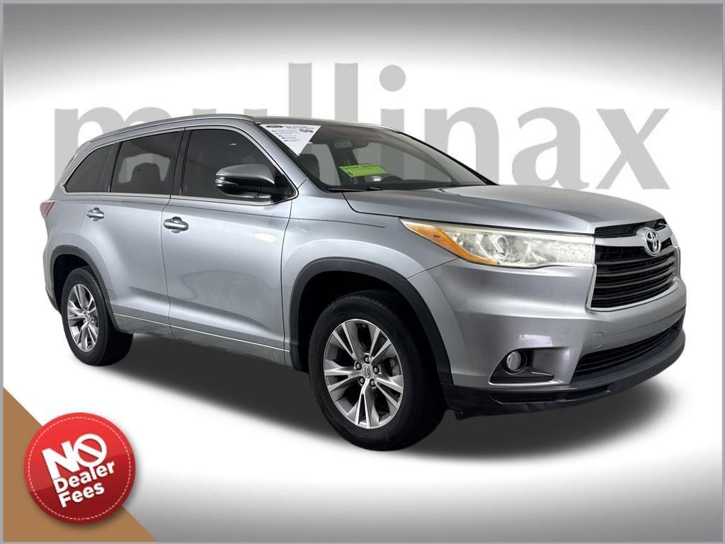 used 2014 Toyota Highlander car, priced at $14,900