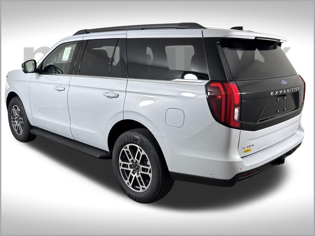 new 2025 Ford Expedition car, priced at $67,129