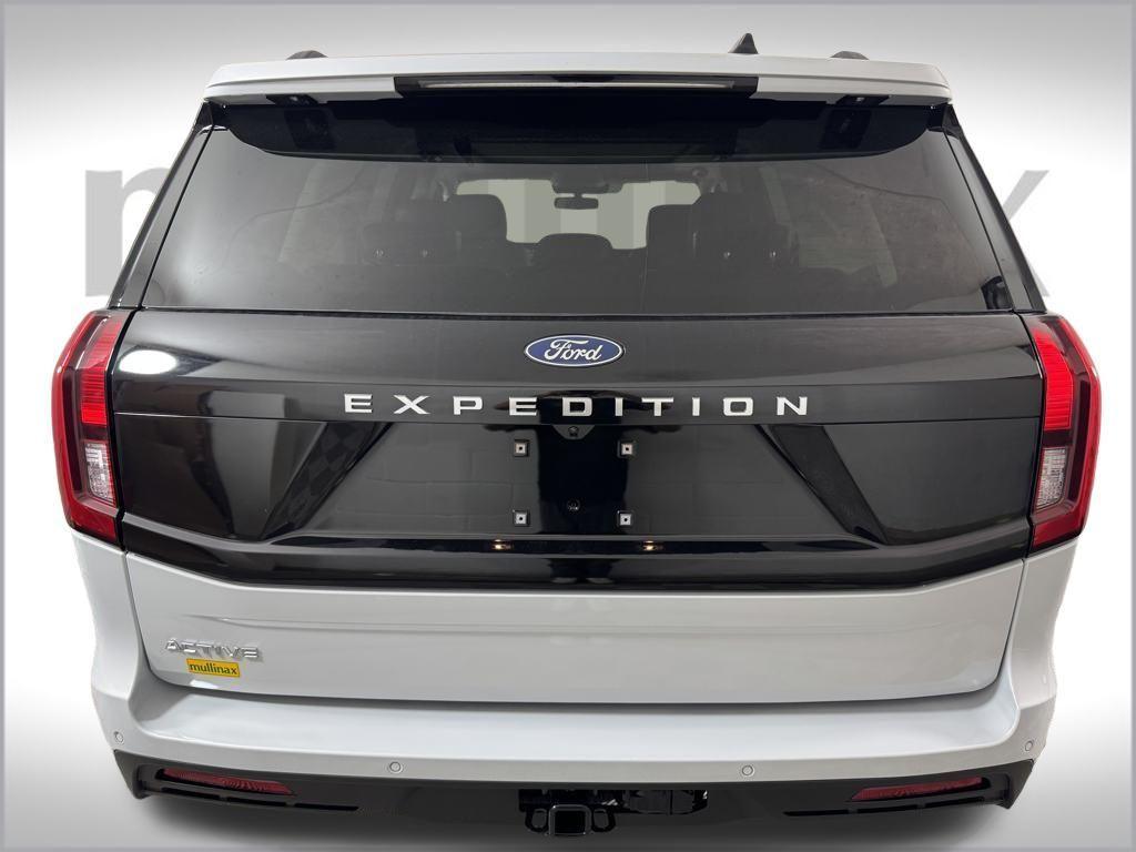 new 2025 Ford Expedition car, priced at $67,129