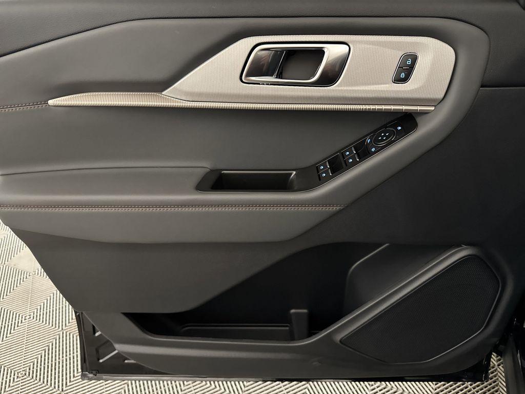 new 2025 Ford Explorer car, priced at $38,543