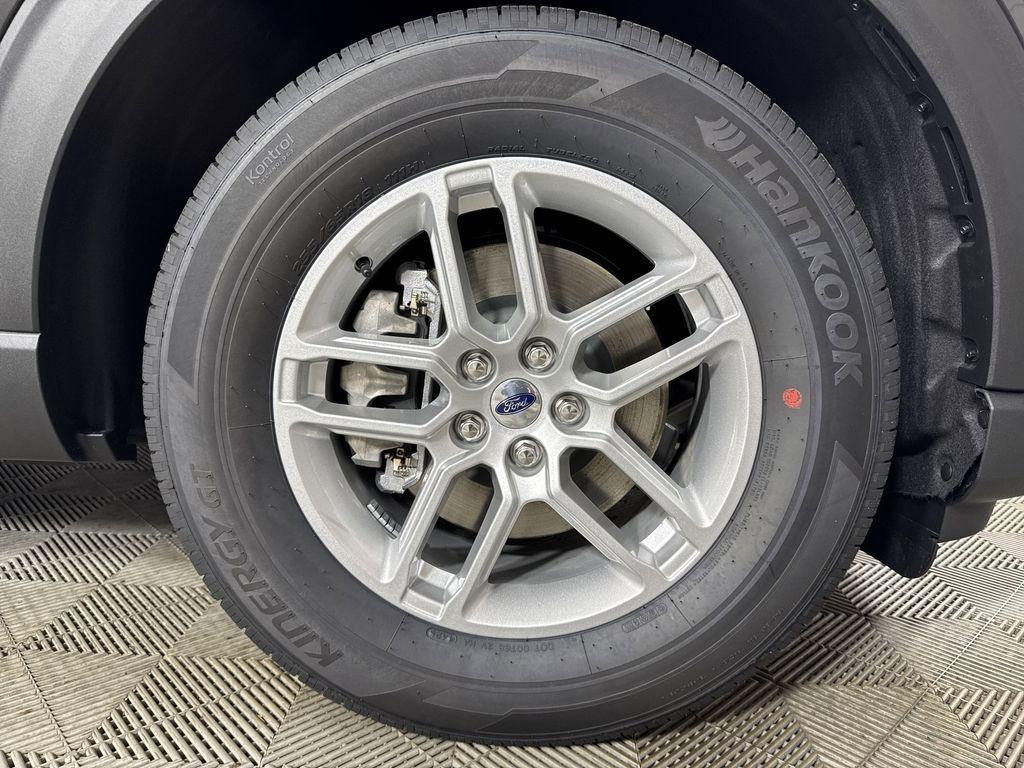 new 2025 Ford Explorer car, priced at $38,543