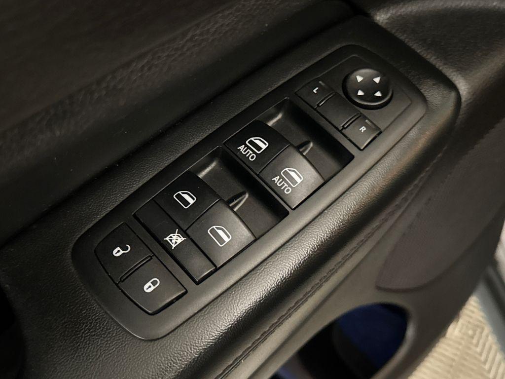 used 2014 Jeep Grand Cherokee car, priced at $9,500