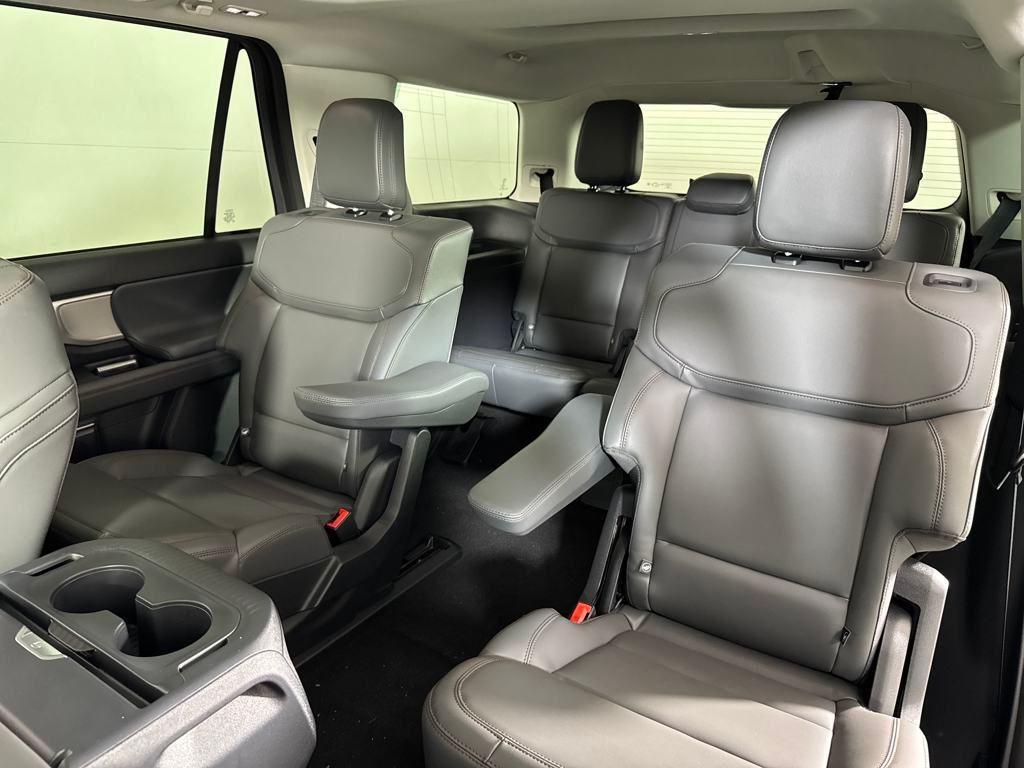 new 2025 Ford Expedition car, priced at $66,328