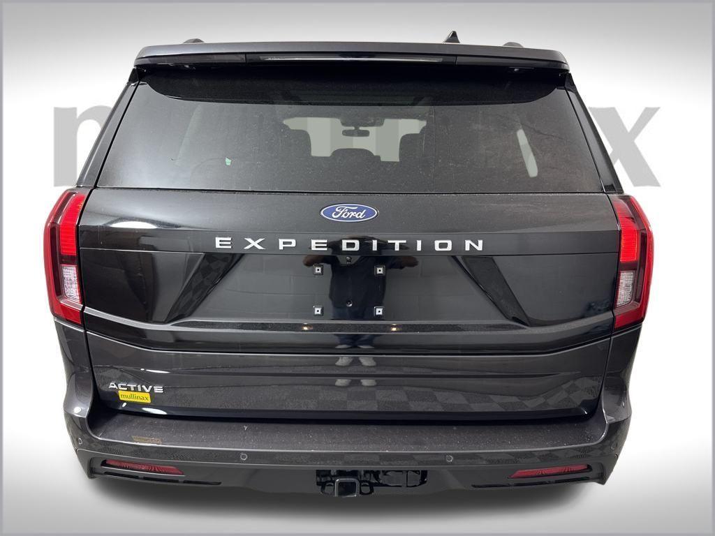new 2025 Ford Expedition car, priced at $66,328