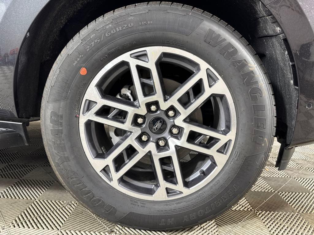 new 2025 Ford Expedition car, priced at $66,328
