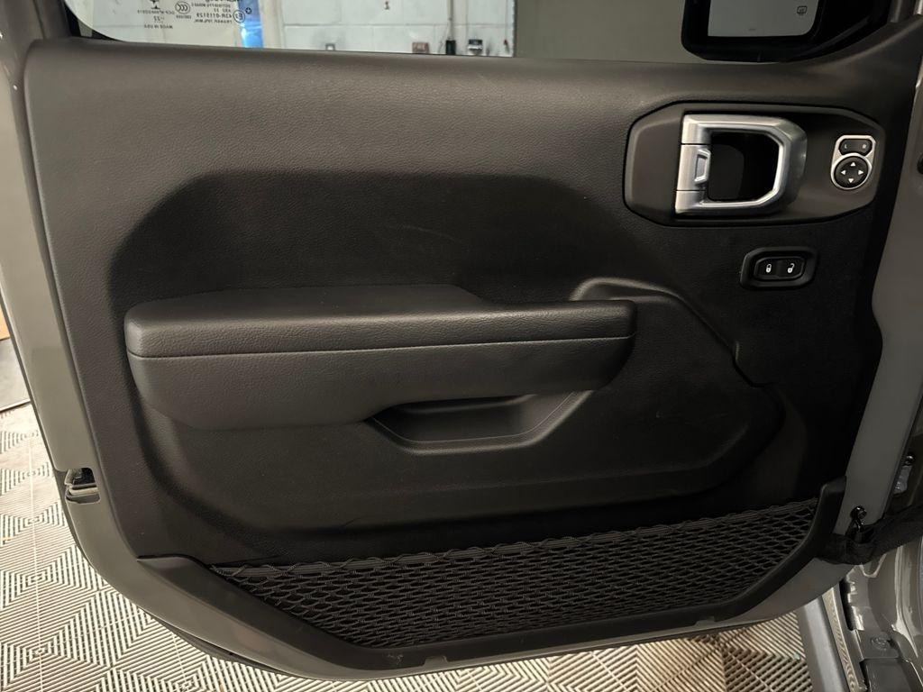 used 2022 Jeep Wrangler Unlimited car, priced at $37,900