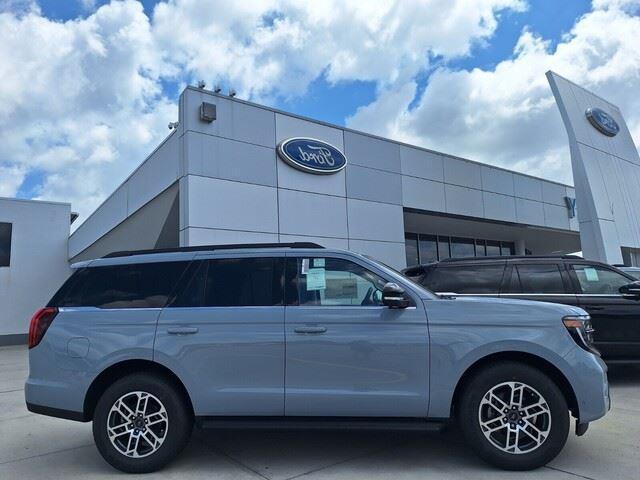 new 2025 Ford Expedition car, priced at $69,705