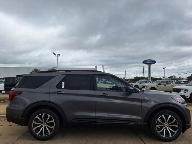 new 2025 Ford Explorer car, priced at $46,790