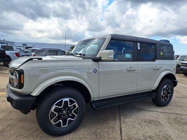 new 2025 Ford Bronco car, priced at $53,250