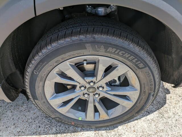 new 2024 Ford Explorer car, priced at $41,025