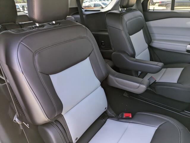 new 2024 Ford Explorer car, priced at $41,025