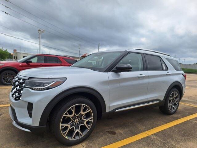 new 2025 Ford Explorer car, priced at $58,910