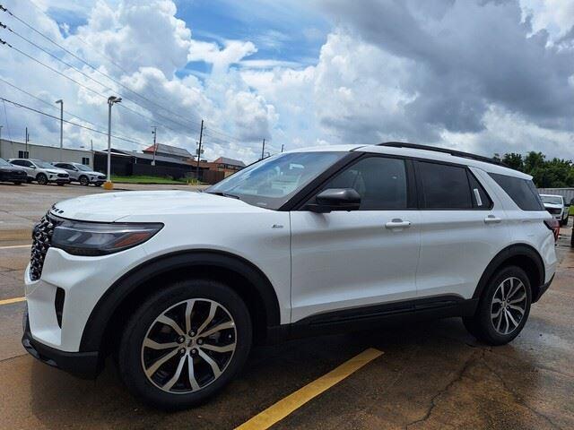 new 2025 Ford Explorer car, priced at $44,422