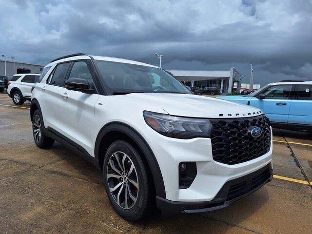 new 2025 Ford Explorer car, priced at $44,422