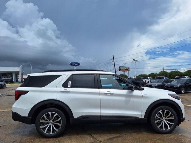 new 2025 Ford Explorer car, priced at $44,422