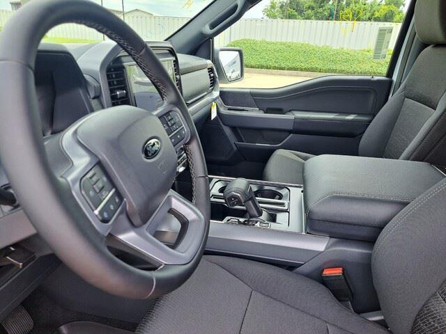 new 2025 Ford F-150 car, priced at $60,670
