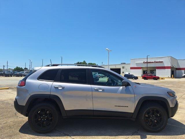 used 2019 Jeep Cherokee car, priced at $20,625