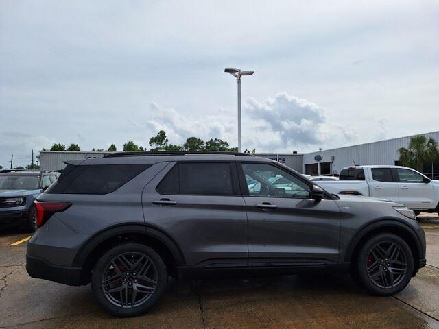 new 2025 Ford Explorer car, priced at $45,528