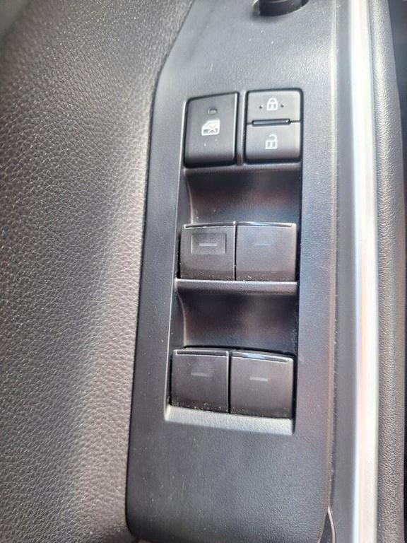 used 2022 Toyota Highlander car, priced at $32,888